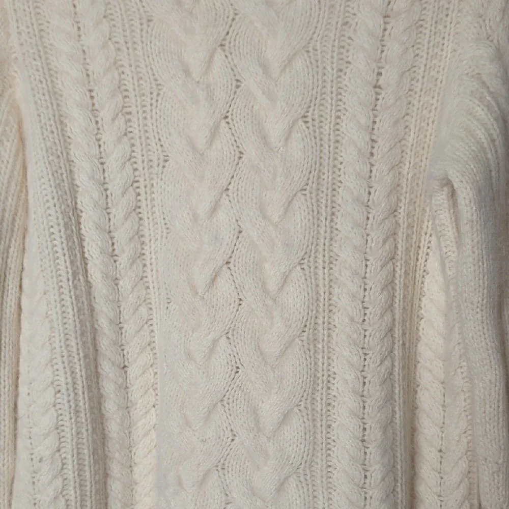 J. Crew Handknit Cozy Cream Cable Knit Sweater Wool‎ Angora Quiet Luxury Small